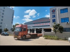 Ein geschäftiger Tag, die Menstruationshöschen-Maschine wurde erfolgreich geliefert.