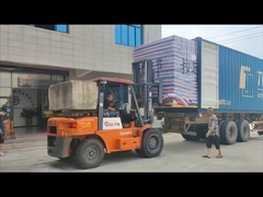 Die Babywindel-Produktionslinie wurde exportiert. Alle Mitarbeiter arbeiteten bis es dunkel wurde.